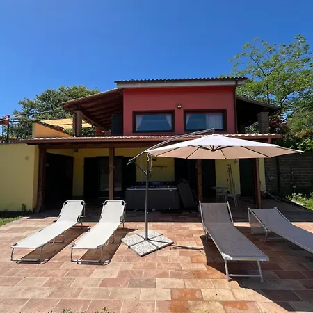La Casa Rossa Nell'oasi Semesterbostad